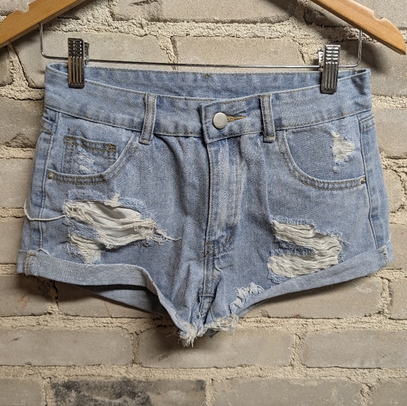 Shorts - Picture 1 of 3